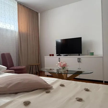 Апартаменты Tihi Kutak